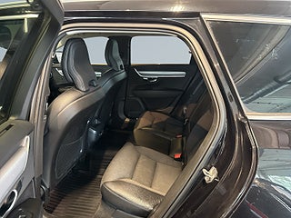 Volvo V90 D3 AWD Aut Momentum Advanced Dvärm/Drag/Kamera/Ad.Fhåll