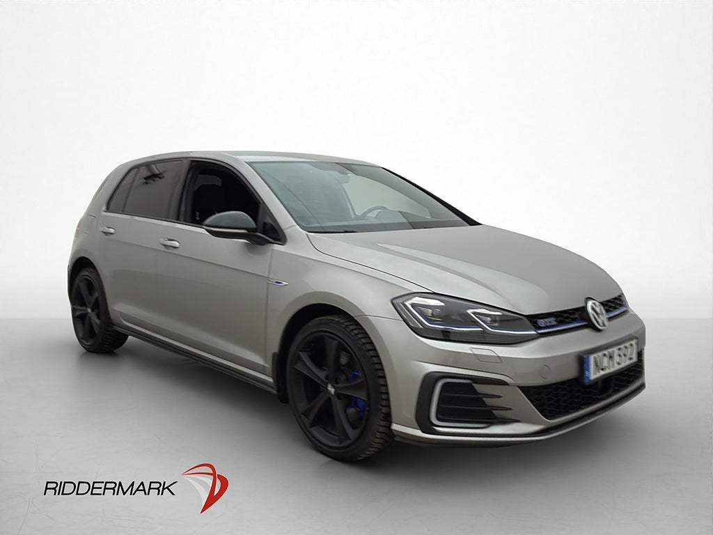 Volkswagen Golf GTE 1.4 TSI Cockpit CarPlay Kamera Värmare