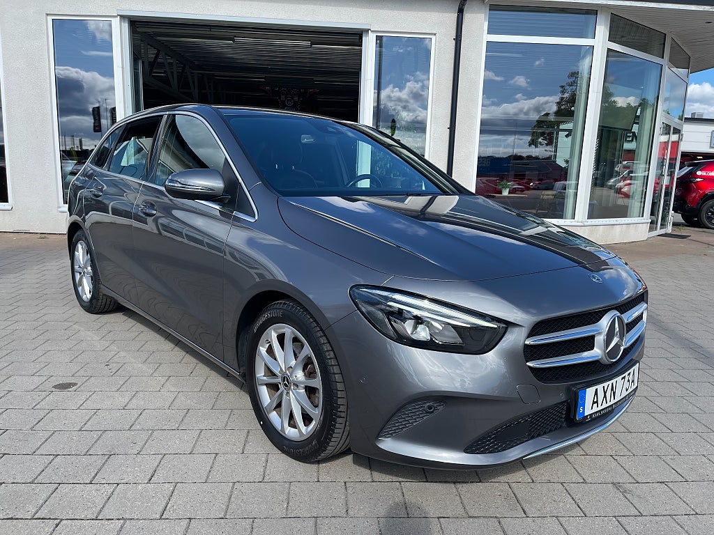 Mercedes-Benz B 180 7G-DCT 136 hk, automat, dragkrok
