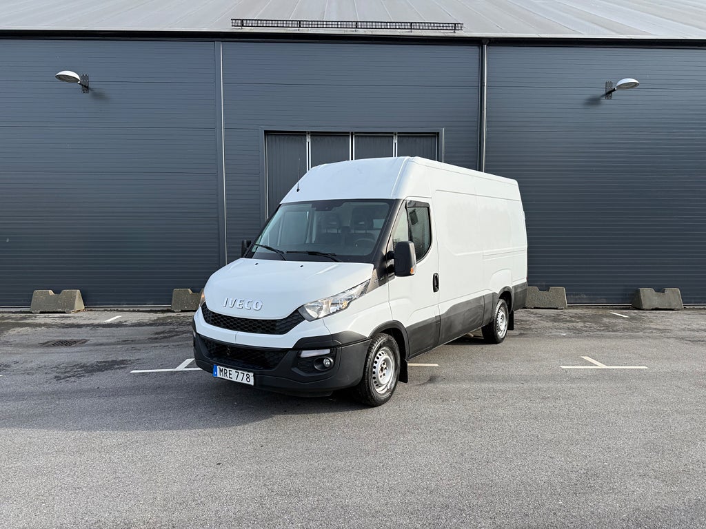 Iveco Daily 35-130 Skåpbil 2.3 JTD Hi-Matic/Ny besiktad/Ny kamrem/