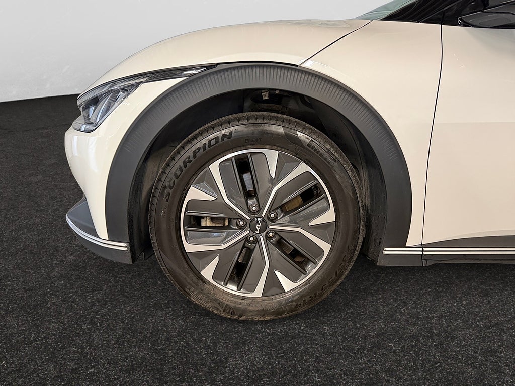 Kia EV6 77.4 kWh Dragkrok Adapt-fart Backkamera Rattvärme bild 16
