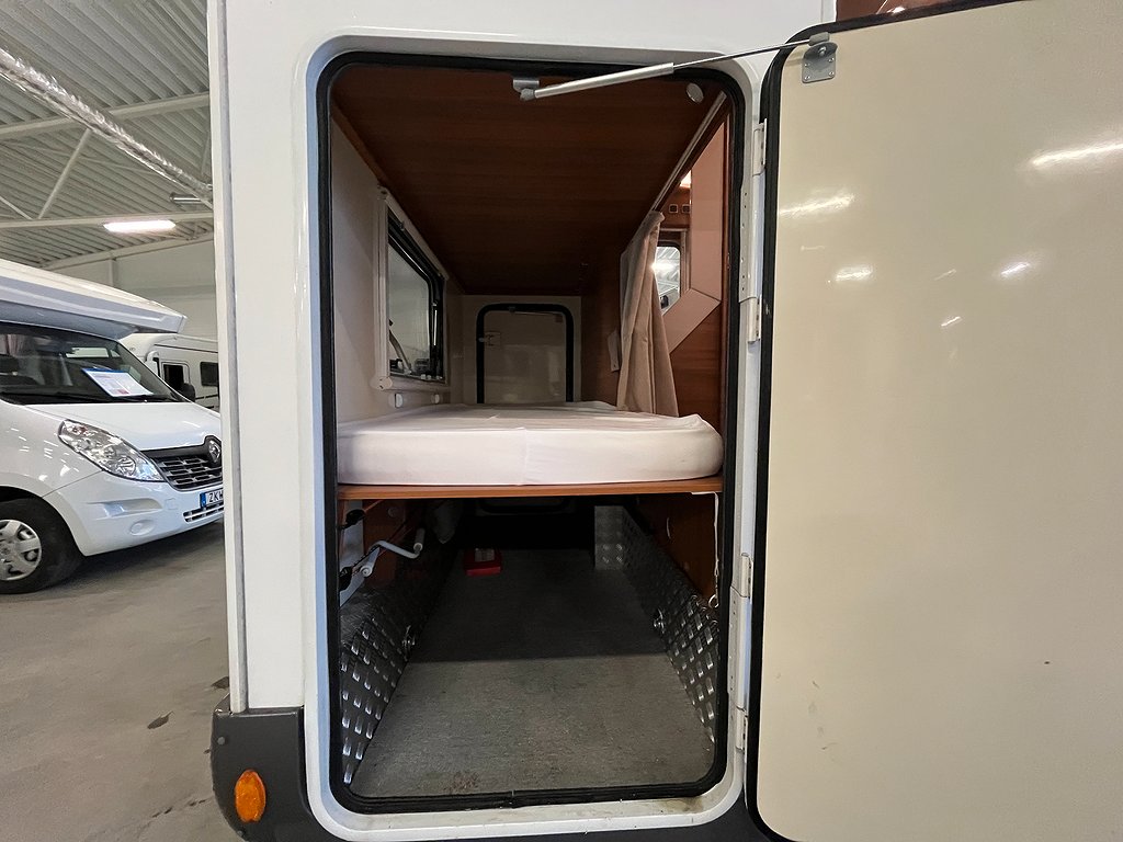 Elnagh Baron 22  / Automat / AC bodel / 7 bältad / B-körkort - Elnagh