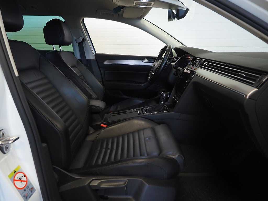 Volkswagen Passat SC 2.0 TDI 4Motion GT R-Line Cockpit Drag D-Värm Skinn 2018