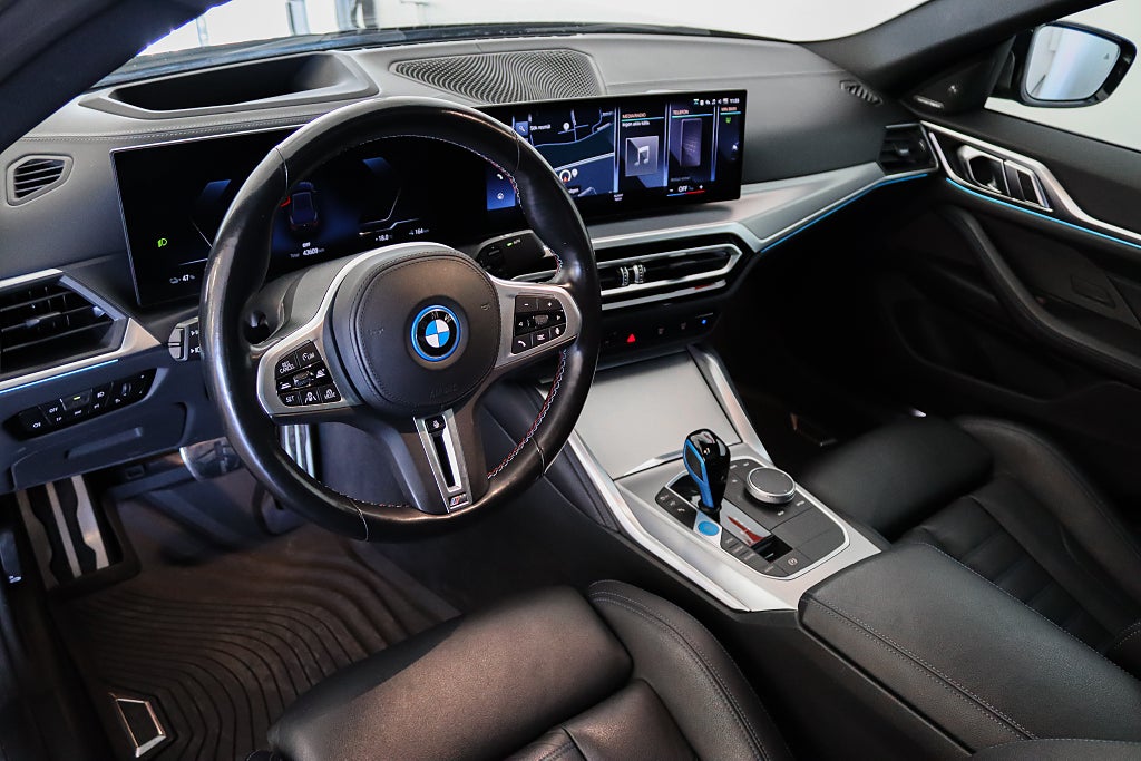 BMW i4 M50 xDrive Gran Coupé MOMS Taklucka H/K 360° HuD Läder
