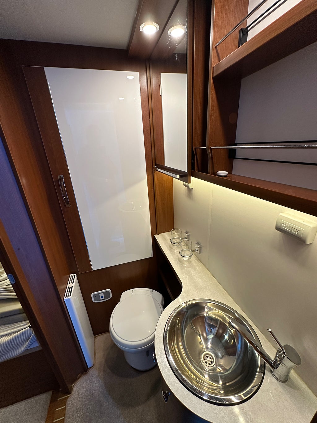 Rapido 7065 F Automat Alde taksäng Låga sängar toa bak thumbnail