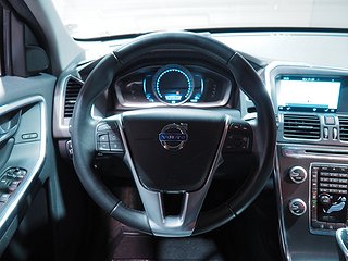 SUV Volvo XC60 17 av 23