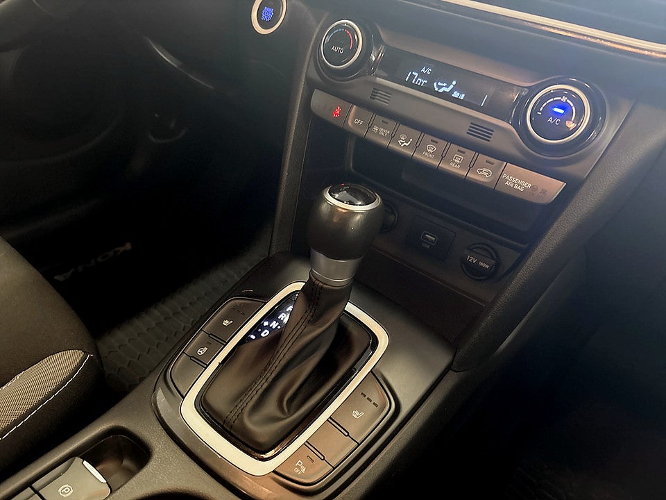 Bild på Hyundai Kona Essential Hybrid 1.6 GDI 141hk Aut B-KAMERA CARPLAY