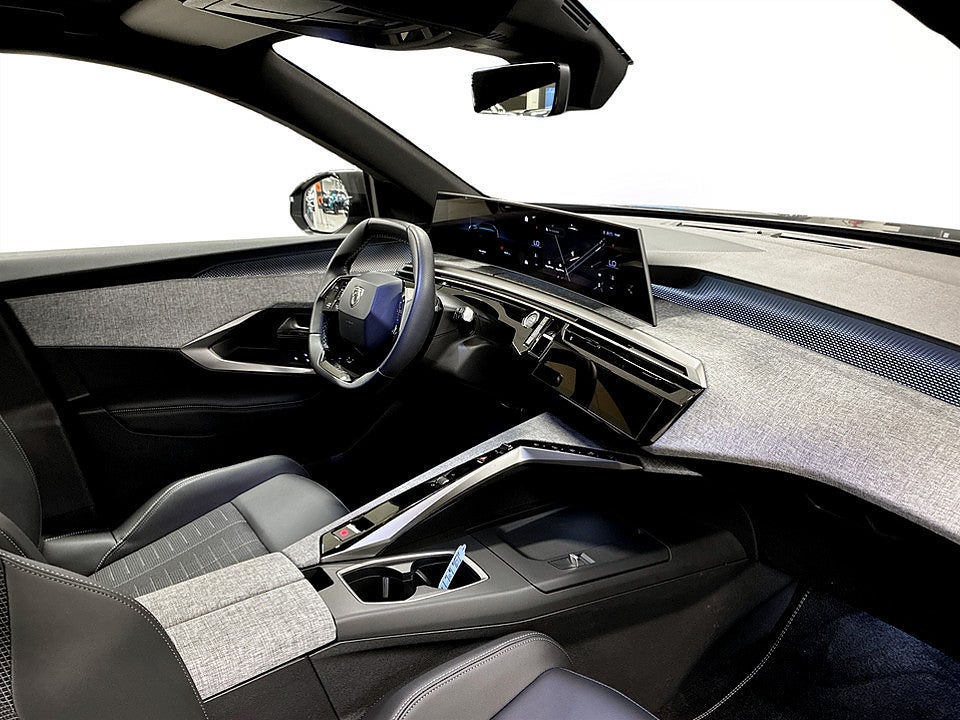 Bild på Peugeot 5008 GT Hybrid 145hk Aut 7-SITS B-KAMERA CARPLAY