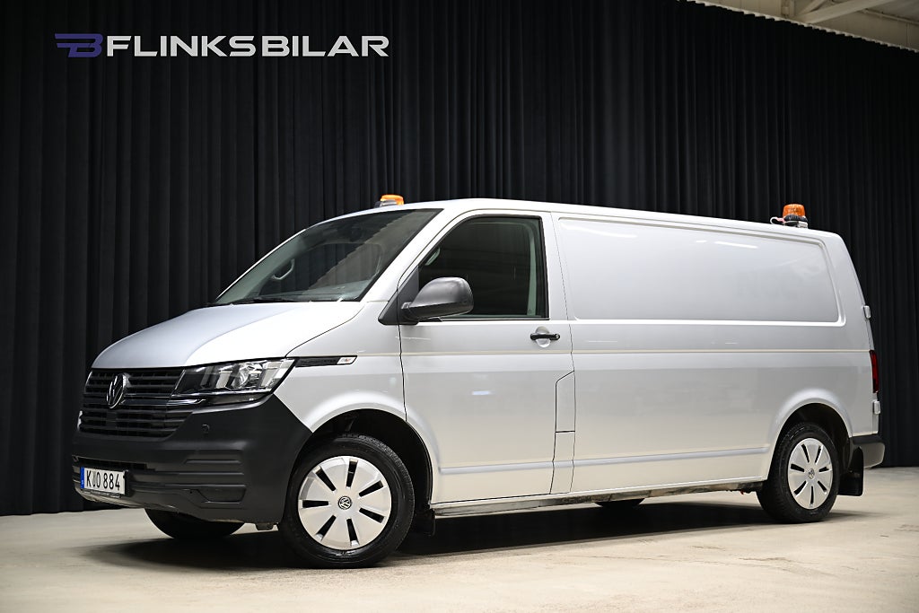 Volkswagen Transporter DSG 150HK L2 Inredd|Drag|Värmare|Backkamera|Lågmil|Moms