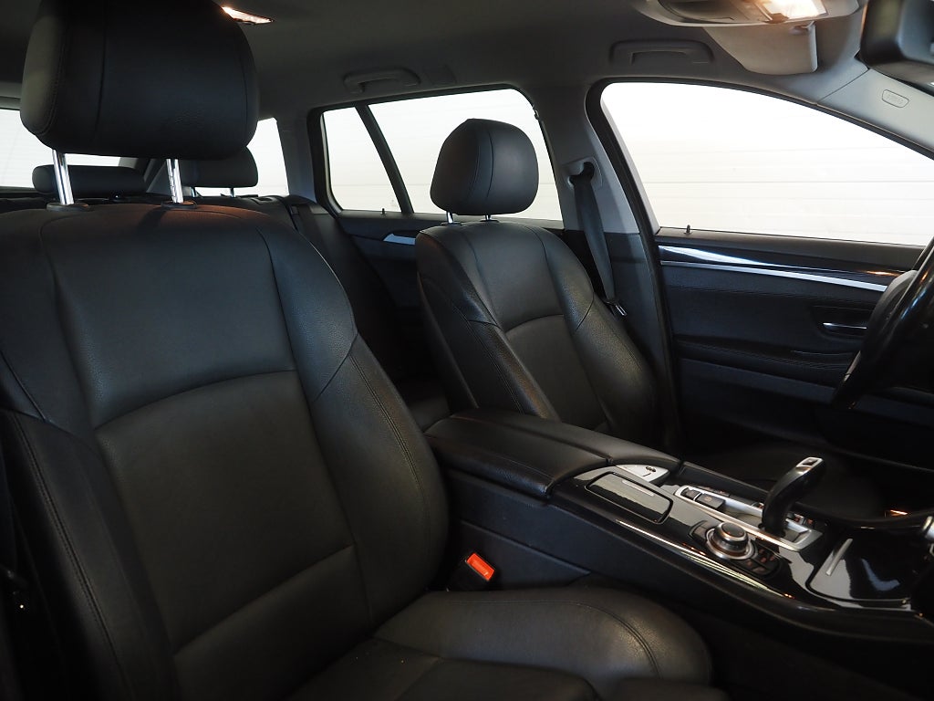 BMW 520d xDrive 190hk Touring Steptronic |Drag|D-värm|Skinn| 2016