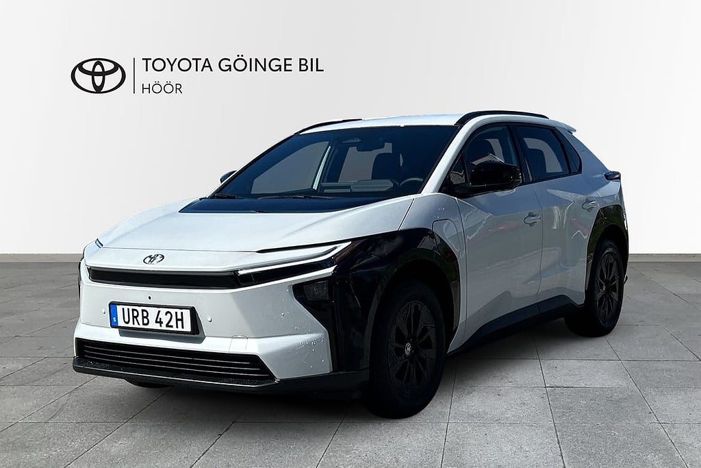 Toyota bZ4X 73.1 kWh AWD Executive Nya Modellen