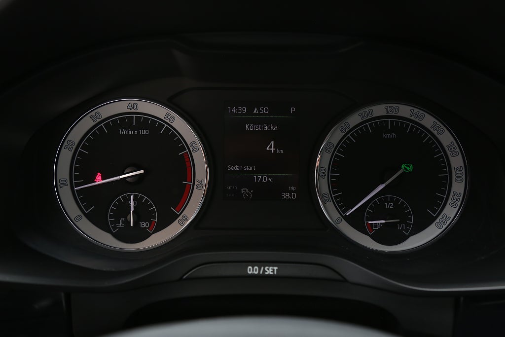 Skoda Kodiaq TSI 180 4X4 DSG STYLE *SE UTR* 360° Värmare Drag 2017