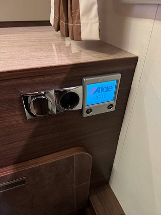 Husbil-integrerad Bürstner Elegance I900 AUT 13 av 21