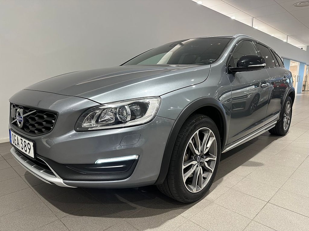 Volvo V60 Cross Country D3 Summum / Parkeringssensor bak...