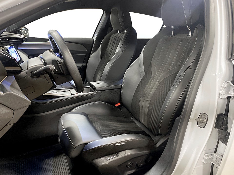 Bild på Peugeot 308 5D GT 1.2 PT 130hk Aut - 360,ELSTOL,CARPLAY