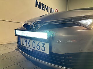 Toyota Auris 1.6 D-4D Active Mvärm Kamera Kamkedja S/V-hjul