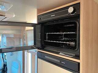 Husbil-halvintegrerad PLA H 385 19 av 24