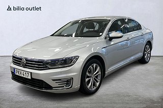 Volkswagen Passat GTE Massage Backkamera Drag Värmare Navi