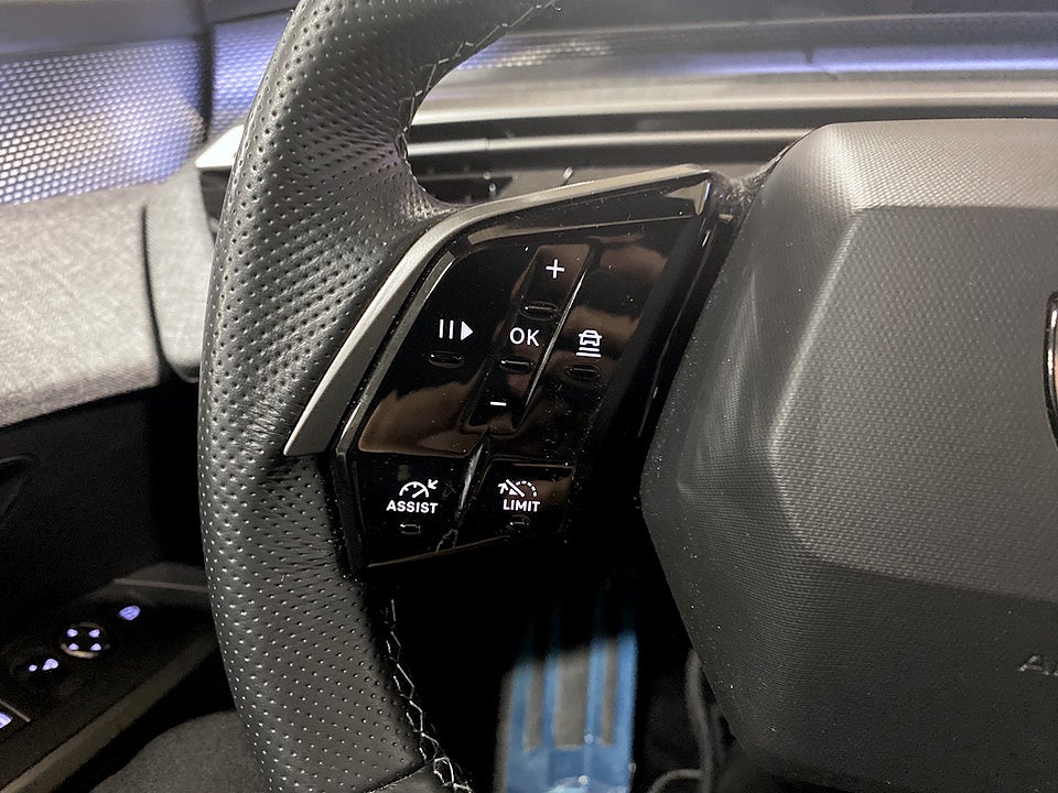 Bild på Peugeot 5008 GT Hybrid 145hk Aut 7-SITS B-KAMERA CARPLAY