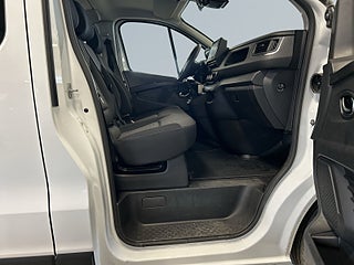 Renault Trafic Passenger L2 dCi 110 MOMSAD/Drag/Kamera/D-Värm/S&V-Däck – bild 10