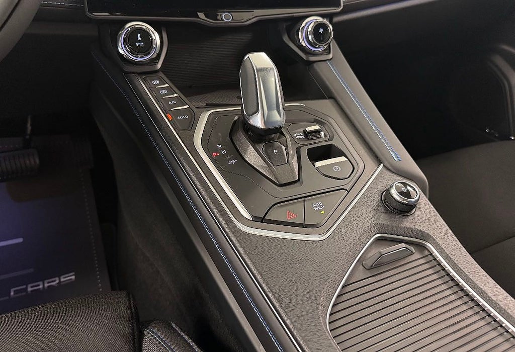 Lynk & Co 01 Plug-In 360g Infinity Pano Keyless MOMS Leasebar Välutr bild 7