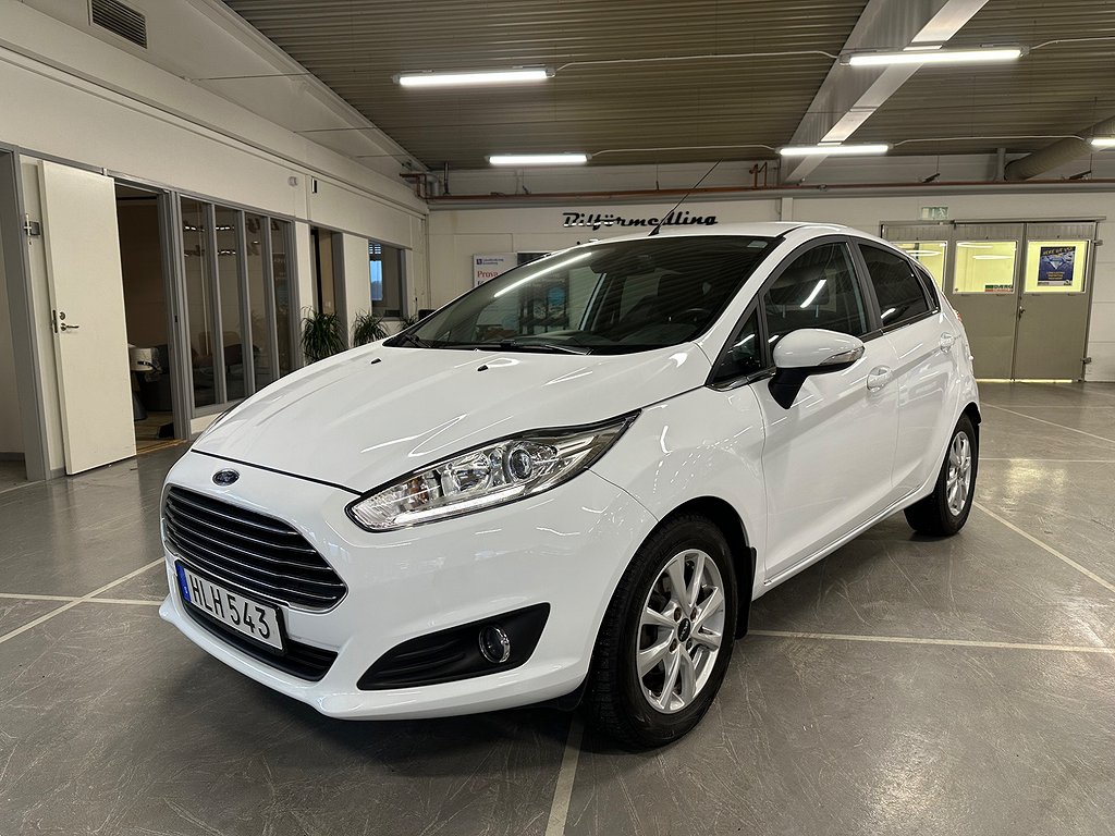 Ford Fiesta 1.0 EcoBoost Euro 6 Titanium 1 Ägare Nyservad