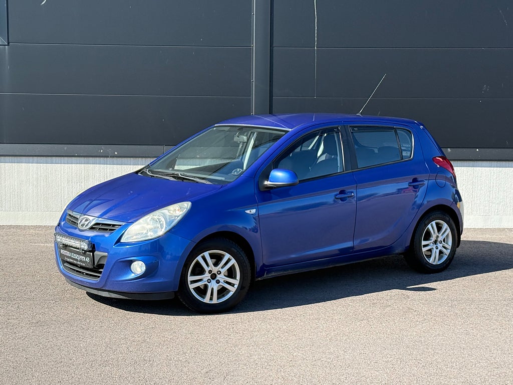 Hyundai i20 5-dörrar 1.6 CRDi Premium Euro 4, ny servad 