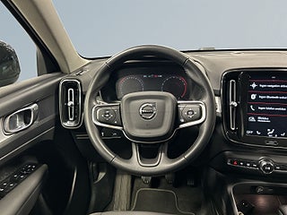 Volvo XC40 T2 Momentum Kamera/P-Värm m tidur/Norrland-körd/S&Vdäck – bild 9