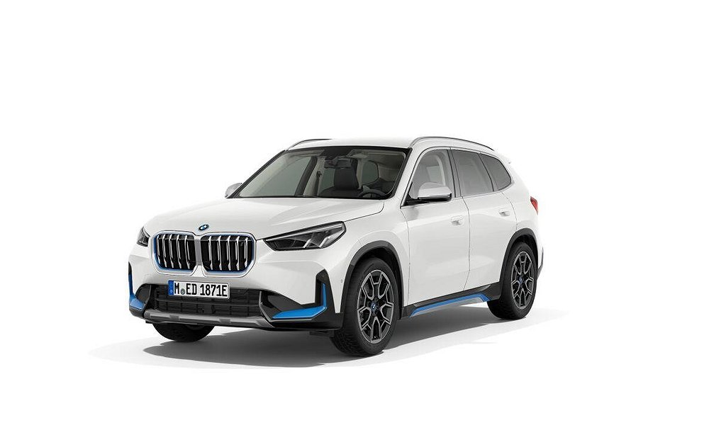 BMW iX1 xDrive30 xLine Navi Rattvärme DA+ Drag