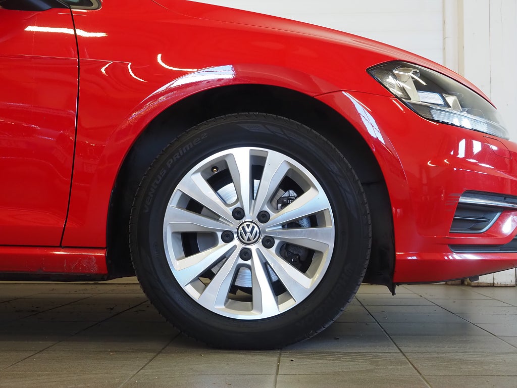 Volkswagen Golf 1.6 TDI 115hk D-Värmare Backkamera Adaptiv Farthållare