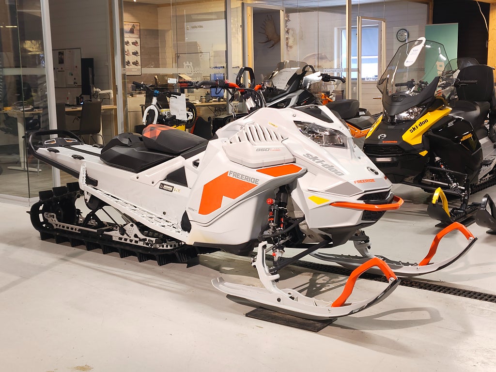 Ski-Doo Freeride 154 850 E-Tec Turbo Extrakylare 3,95% Ränta 