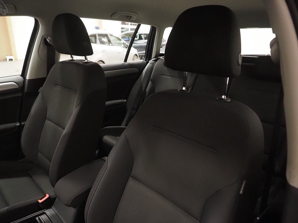 Volkswagen Golf Sportscombi 1.2 TSI 110hk Drag B-Kamera Låga mil! 2016