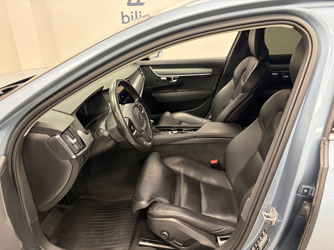 Volvo V90 D4 AWD Momentum Advanced SE II 2020, bild 6/10