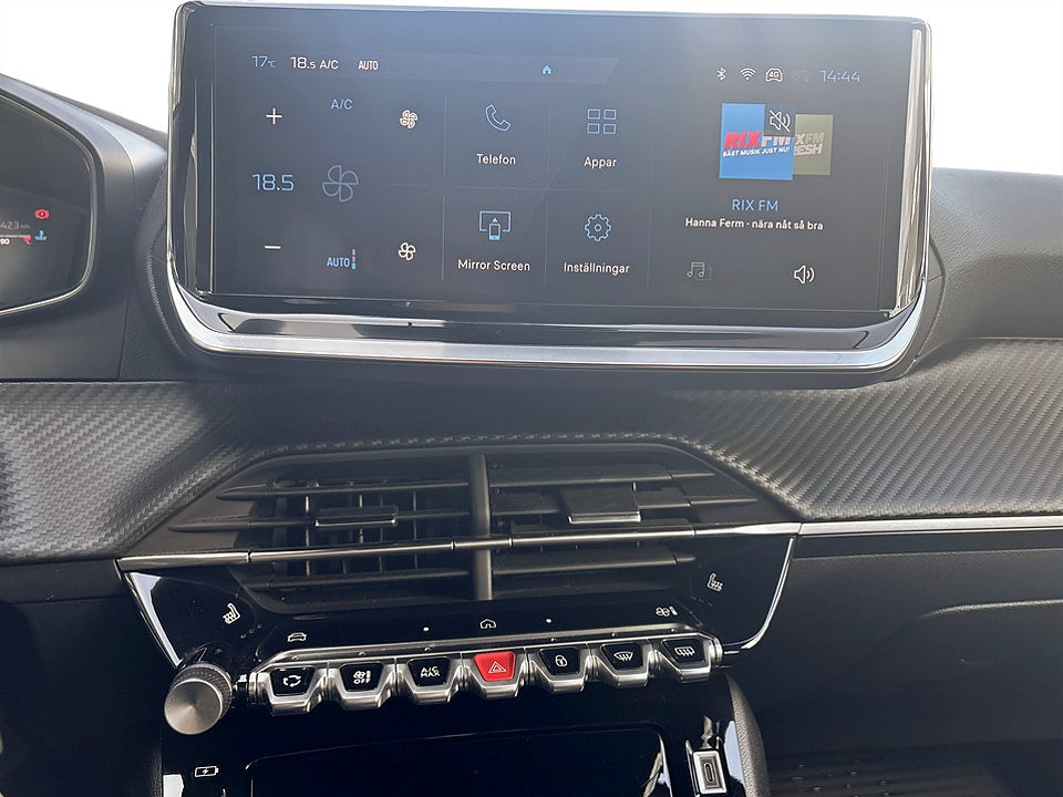 Bild på Peugeot 2008 Allure 1.2 PT 130hk B-KAMERA CARPLAY
