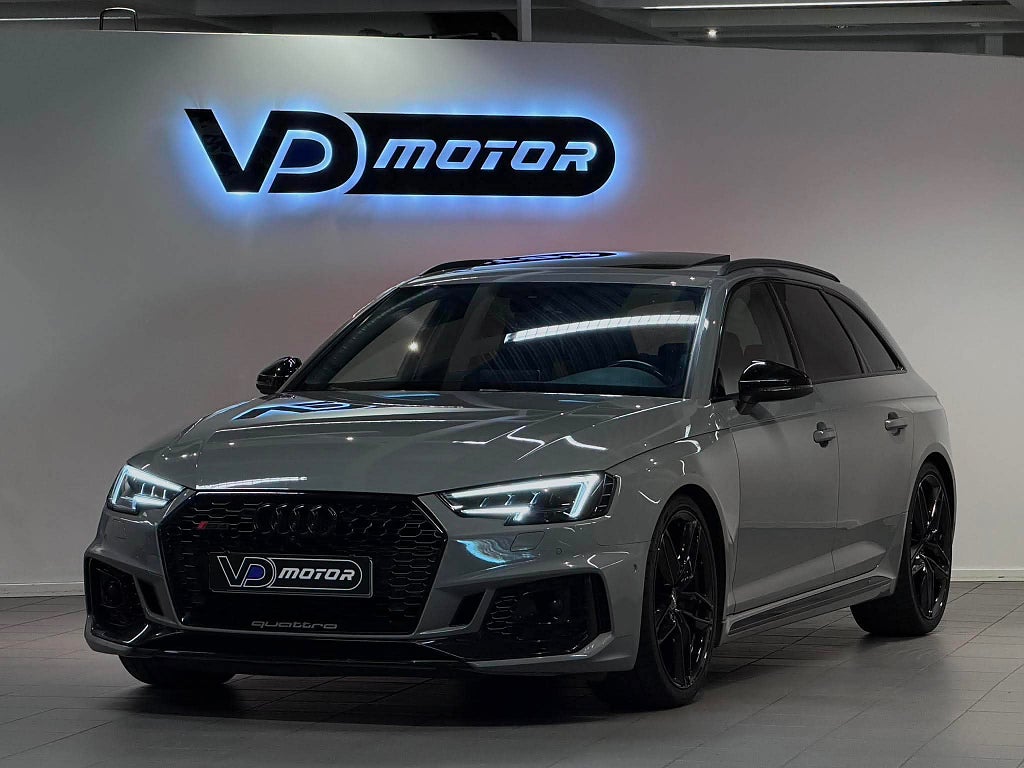 Audi RS4 Pano RS Design Massage B&O Cockpit Matrix B-Kam 450hk
