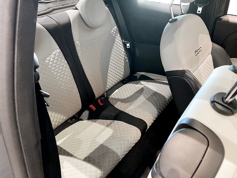 Bild på Fiat 500 Lounge 1.0 70hk DOLCEVITA TAKLUCKA