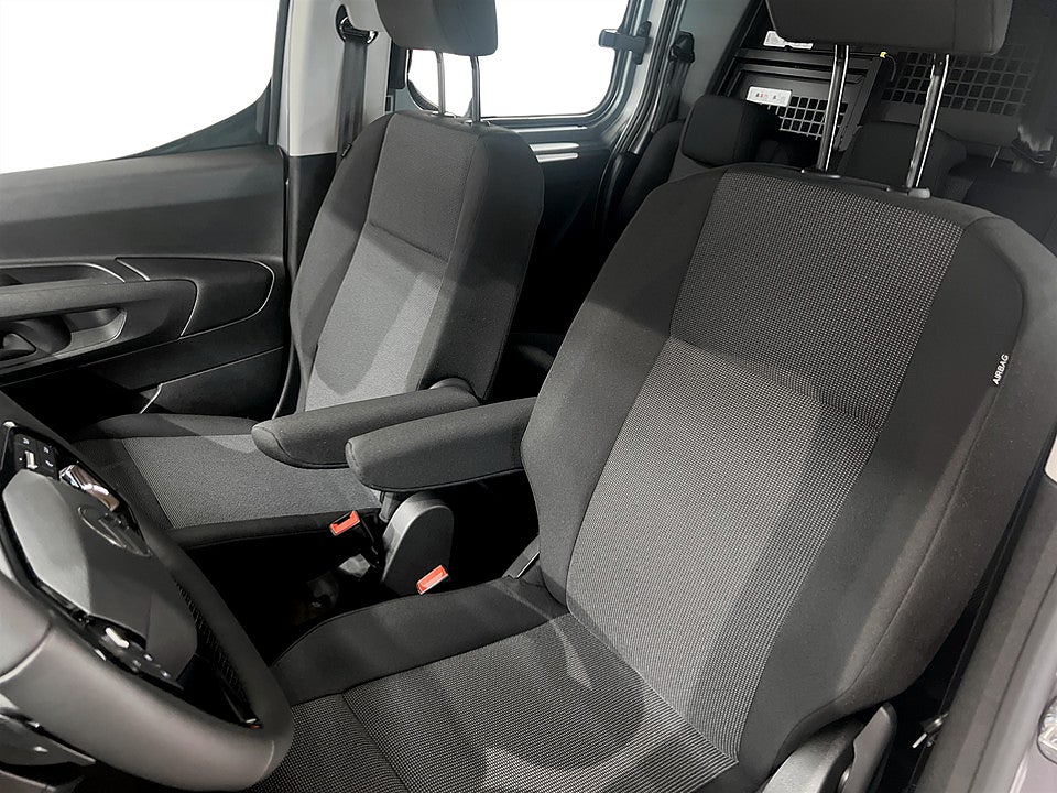 Bild på Citroën Berlingo Crew Cab 130hk Aut - EDITION! SERVICE & V-HJUL INGÅR!