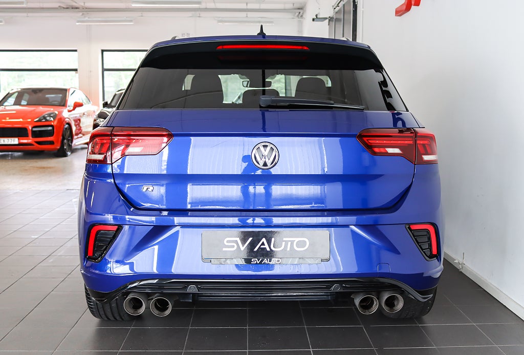 Volkswagen T-Roc R 2.0 TSI Akrapovic 4M Cockpit Beats Drag