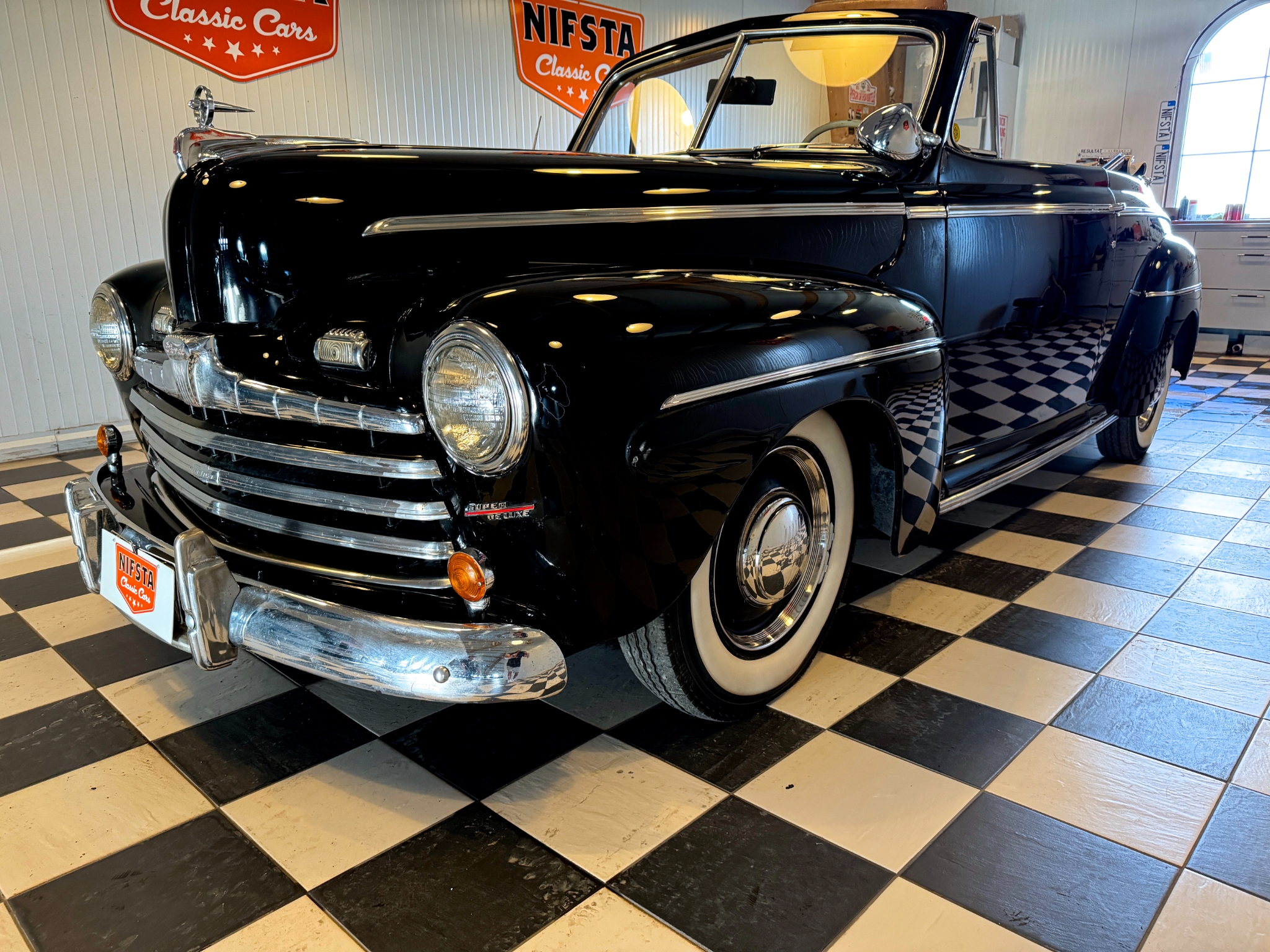 Ford Super Deluxe Convertible / 100hk 1946, bild 2/67