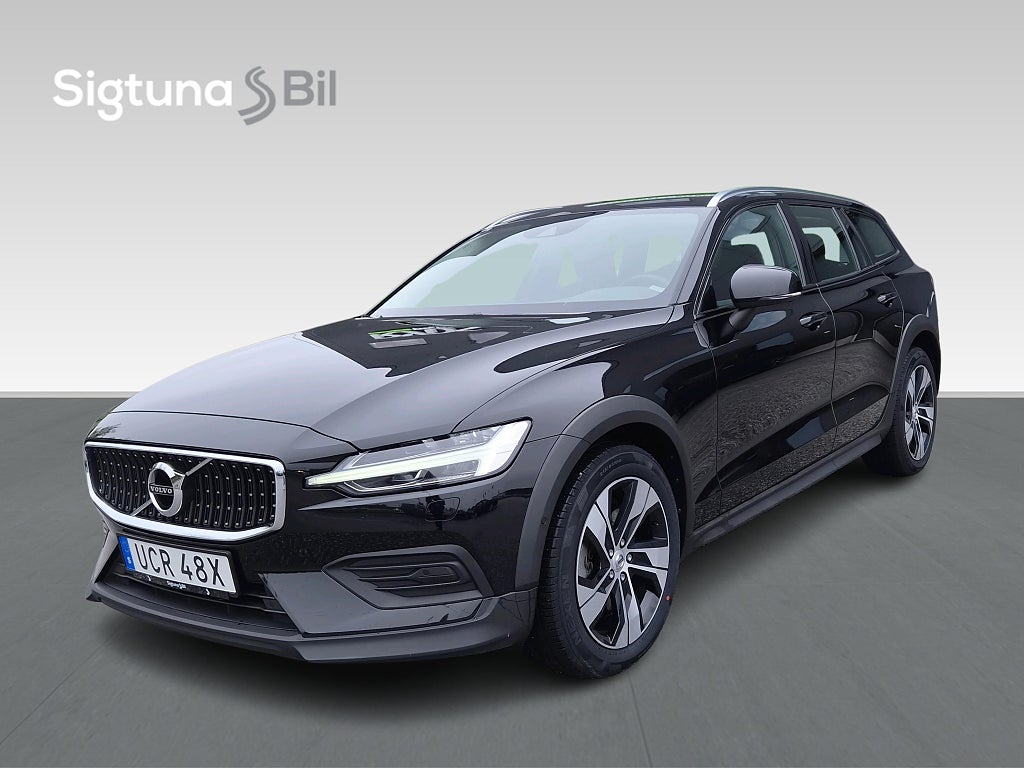 Volvo V60 Cross Country B4 AWD 197hk / Drag / Värmare / Backkamera / Moms