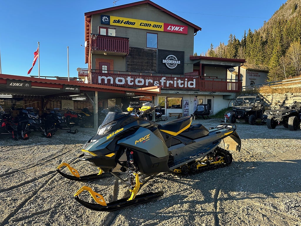 Ski-Doo MXZ X-RS 850 E-Tec -26 *KAMPANJ 