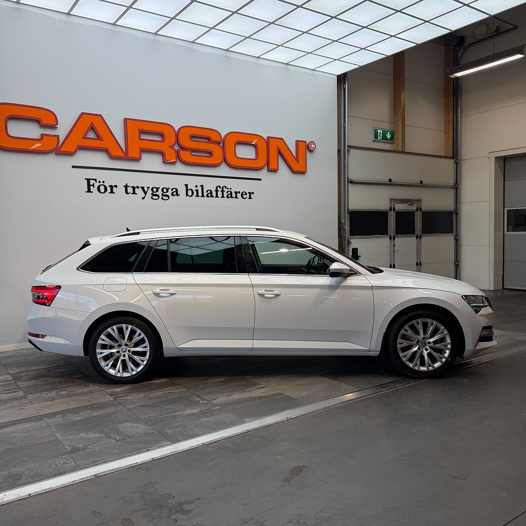 Skoda Superb iV Kombi 1.4 TSI Business Style Canton Carplay Värmare