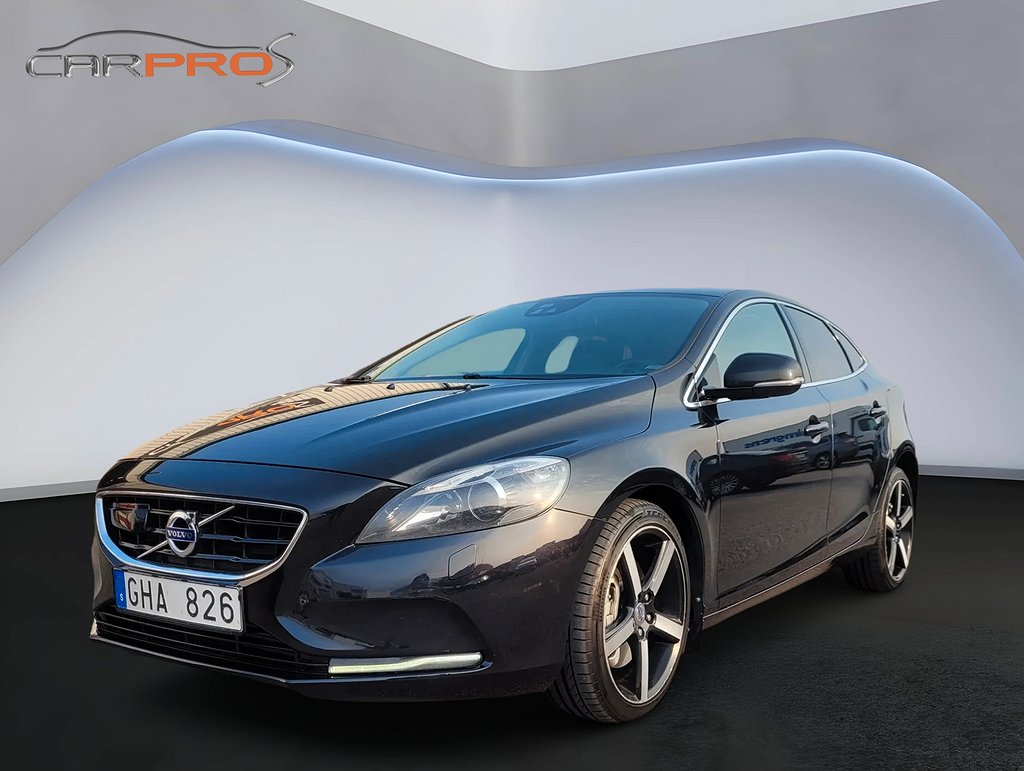 Volvo V40 D3 Automat/ Momentum/ VOC/ Volvo On Call