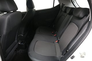 Halvkombi Hyundai i10 14 av 15