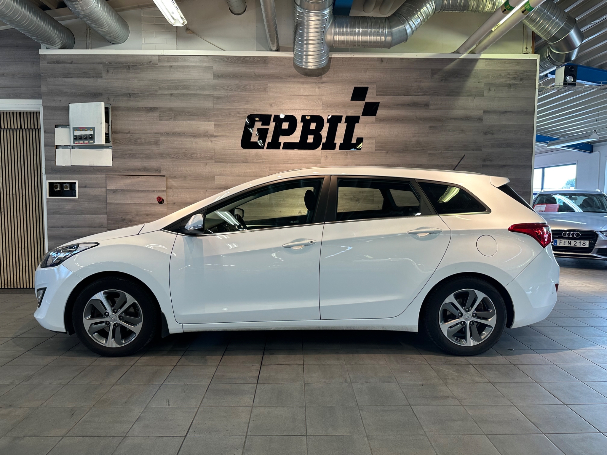 Hyundai i30 Kombi 1.6 GDI Comfort 2017, bild 2/55