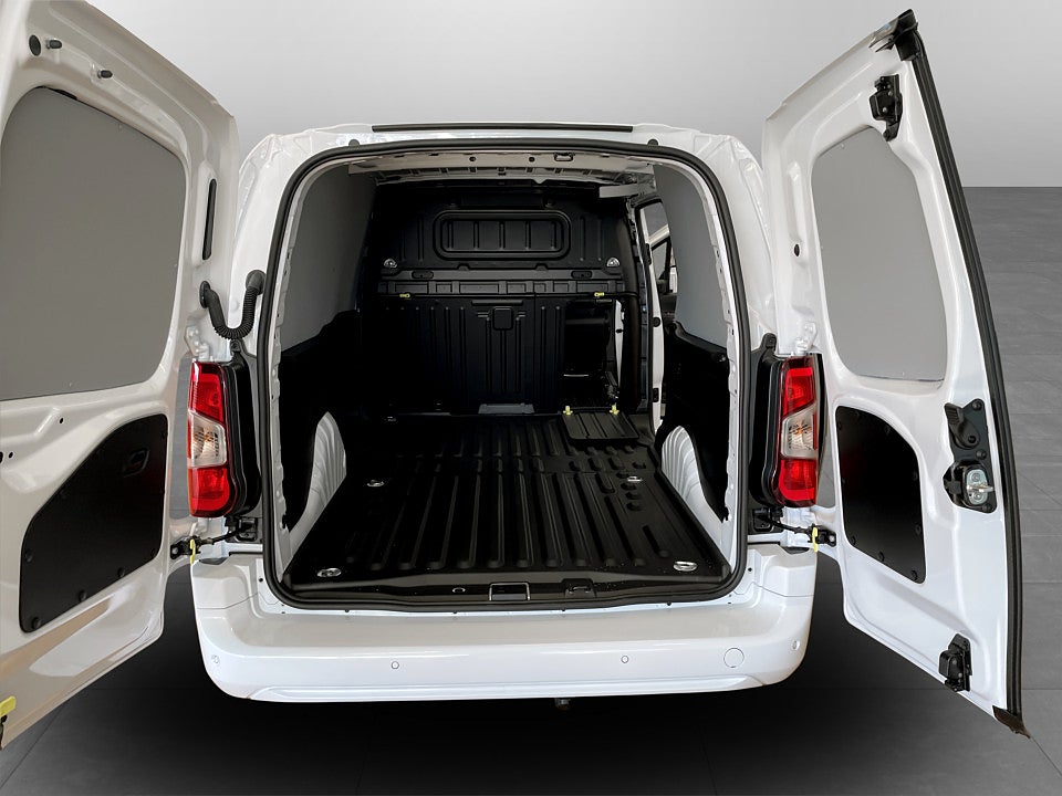 Bild på Opel Combo ELITE 130hk AT8 L2 - EDITION! Värmare & Dragkrok