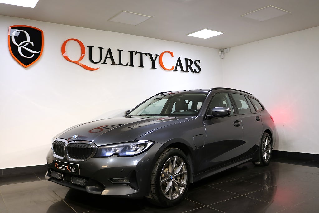 BMW 330e xDrive Touring Steptronic Drag/ Navi/ Cockpit/ Momsbil