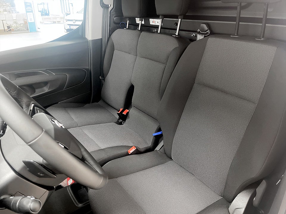 Bild på Opel Combo Combo 130hk Aut L2 - EDITION! SERVICE & V-HJUL INGÅR!