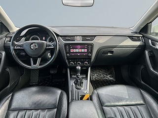 Skoda Octavia Kombi 1.5 TSI Sov-däck/Kamera/P-sens/Skinn/Lågskatt