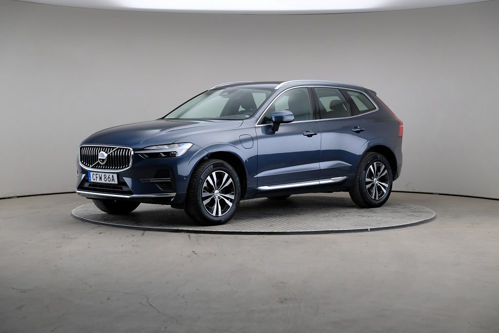 Volvo XC60 Recharge T6 350hk AWD Core Edition Pano 360-kamera Drag